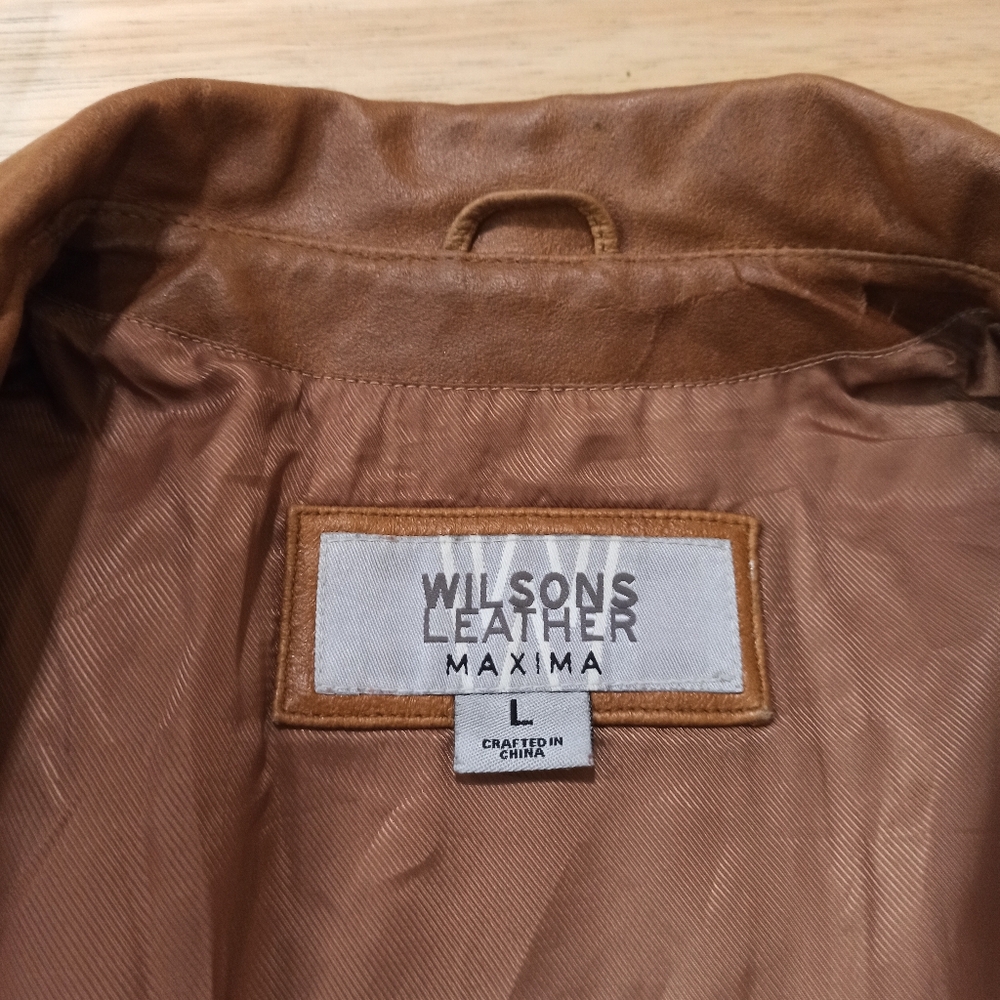Vintage Wilson women's Leather Coat/ Jacket. Size large - Picture 5 of 16